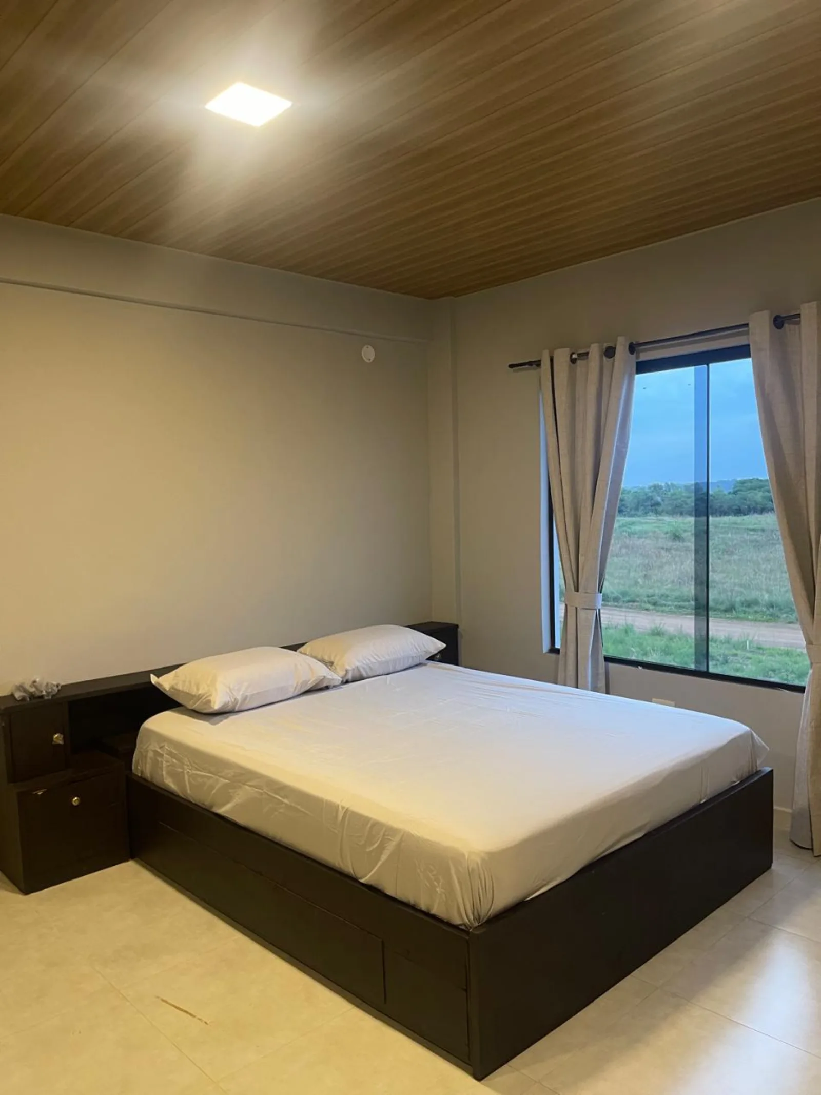 Habitación rústica moderna